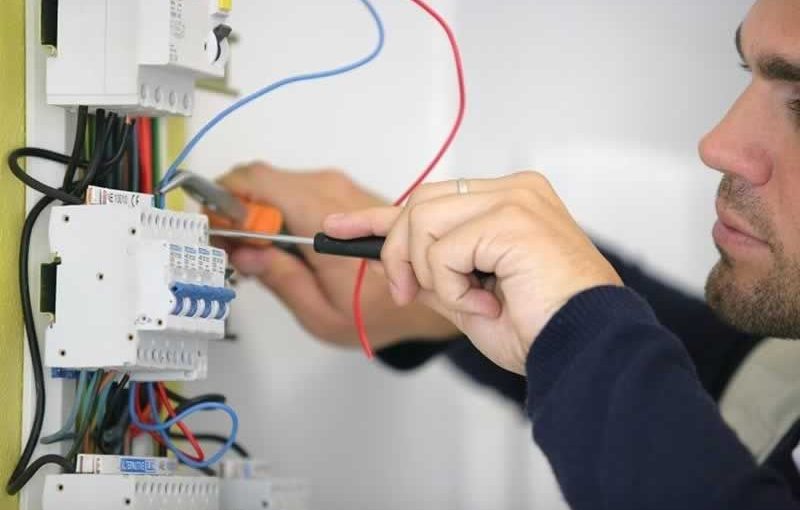 Get Help from a Professional Electrician Immediately If You Spot These Problems!